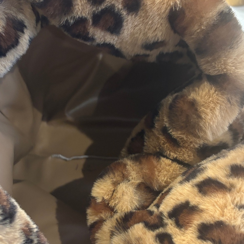 Leopard Print Faux Fur Tote Bag - Picture 5 of 7
